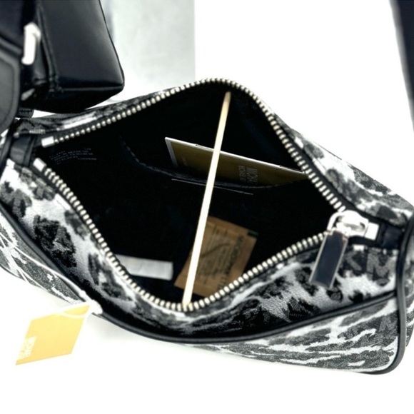 Michael Kors Jet Set Medium Leopard Logo Crossbody Bag w AirPods Case and Wallet - Picture 7 of 15